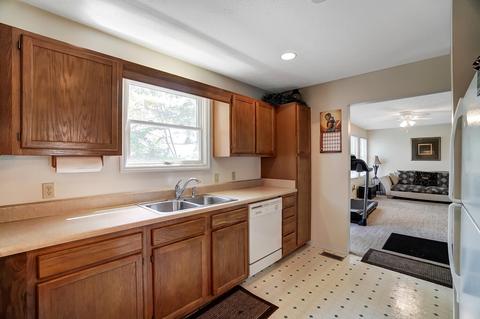 1516 E Ridgeview Cir, Springfield, OH 45504 photo 12
