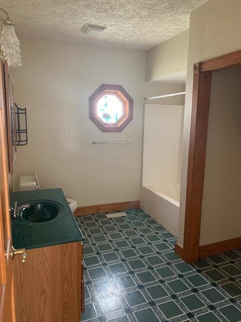 310 N Main St, De Graff, OH 43318 photo 7