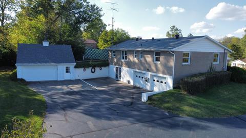 3445 Colonial Dr, Springfield, OH 45504 photo 4