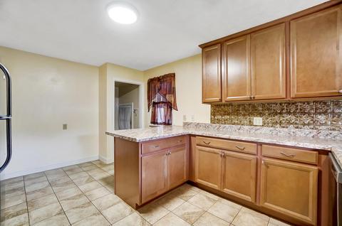 2345 N Limestone St, Springfield, OH 45503 photo 16