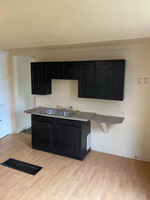 736 W High St, Springfield, OH 45506 photo 7