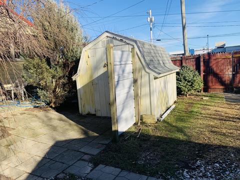 122 W Warren St, Celina, OH 45822 photo 4