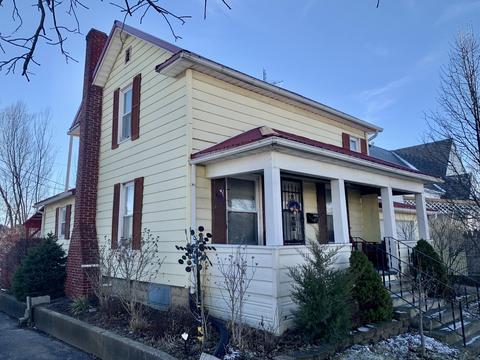 122 W Warren St, Celina, OH 45822 photo 2
