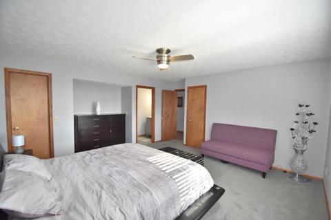 1649 Fox Ridge Dr, Springfield, OH 45503 photo 9