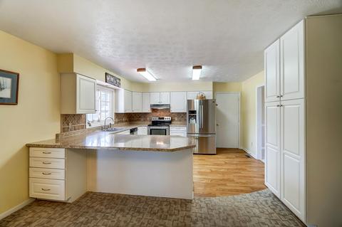300 W Possum Rd, Springfield, OH 45506 photo 8