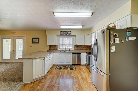 300 W Possum Rd, Springfield, OH 45506 photo 9