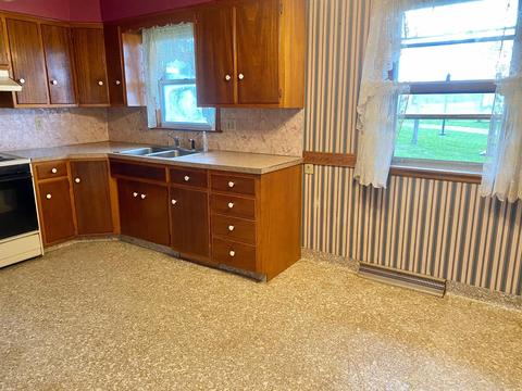 492 S Main St, De Graff, OH 43318 photo 8