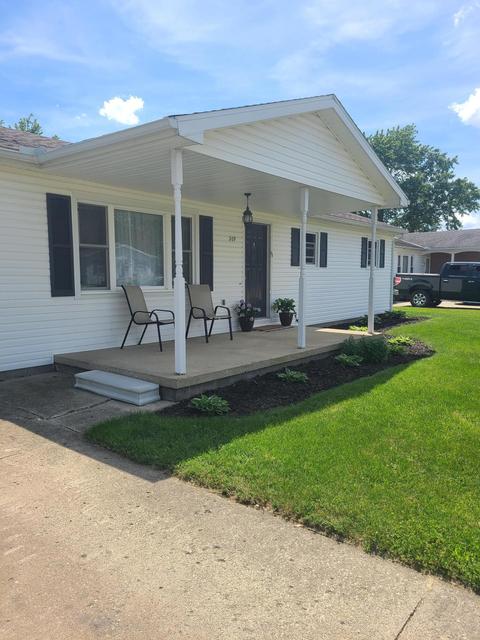 209 Edgewood St, Botkins, OH 45306 photo 2
