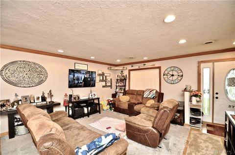 526 S Wall St, Covington, OH 45318 photo 2