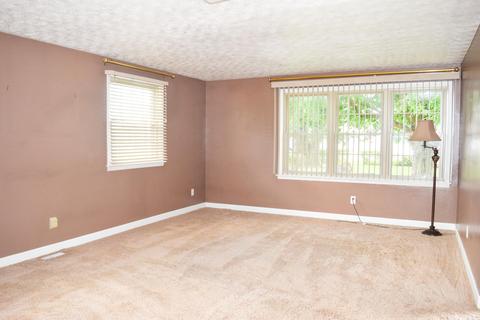 1320 Moorefield Rd, Springfield, OH 45503 photo 6
