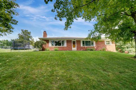 1834 Devon Dr, Springfield, OH 45503 photo 2