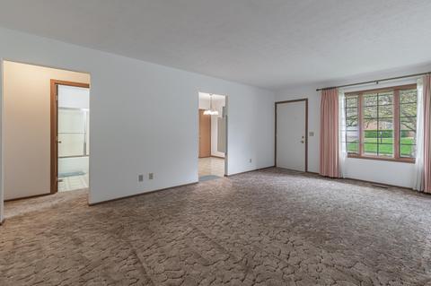 704 Grandview Dr, Springfield, OH 45503 photo 2