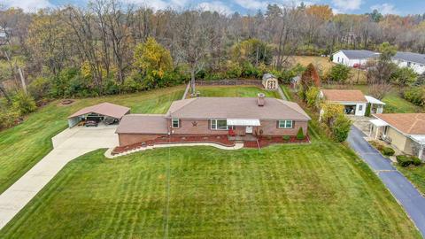 415 Woodview Dr, Springfield, OH 45504 photo 1