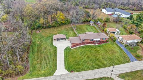 415 Woodview Dr, Springfield, OH 45504 photo 2