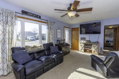 112 E Walnut St, Botkins, OH 45306 photo 4