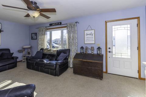 112 E Walnut St, Botkins, OH 45306 photo 3