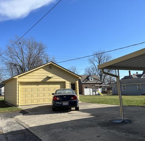 522 N Cherry St, Celina, OH 45822 photo 2