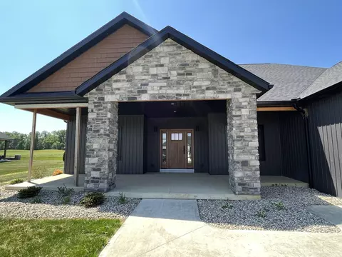 2208 Eaglebrooke Cir, Celina, OH 45822 photo 2