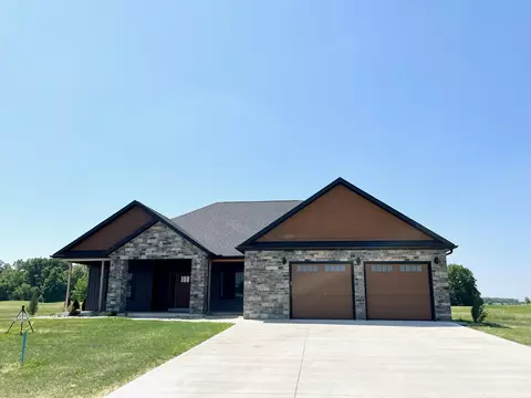 2208 Eaglebrooke Cir, Celina, OH 45822