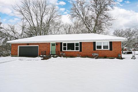916 Wellington Dr, Springfield, OH 45506 photo 1