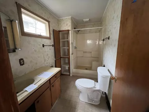 180 E Main St, Findlay, OH 45840 photo 5