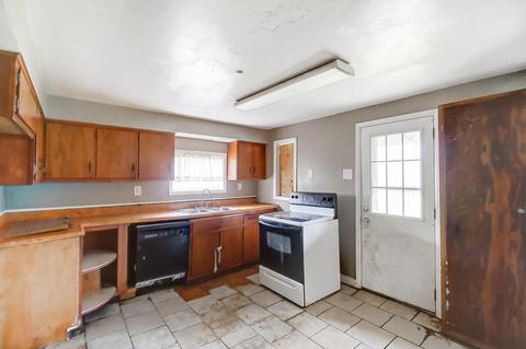900 W Perrin Ave, Springfield, OH 45506 photo 12