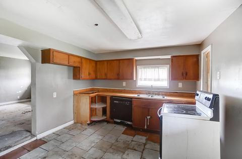 900 W Perrin Ave, Springfield, OH 45506 photo 13