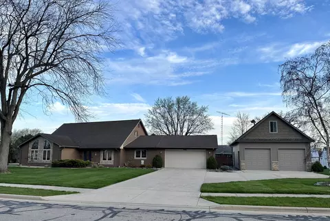 202 West St, Jackson Center, OH 45334
