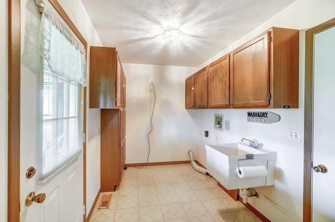 1037 Carson Ln, Springfield, OH 45503 photo 27