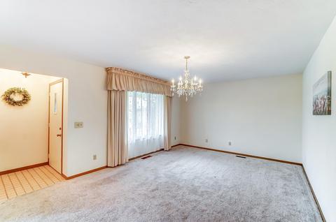 1037 Carson Ln, Springfield, OH 45503 photo 9