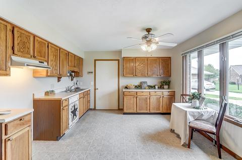 1037 Carson Ln, Springfield, OH 45503 photo 11
