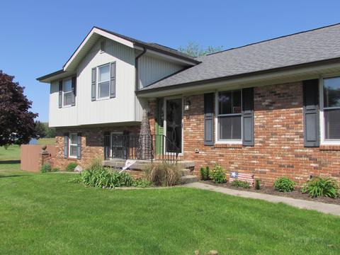 2981 E Possum Rd, Springfield, OH 45502 photo 3