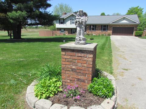 2981 E Possum Rd, Springfield, OH 45502 photo 2