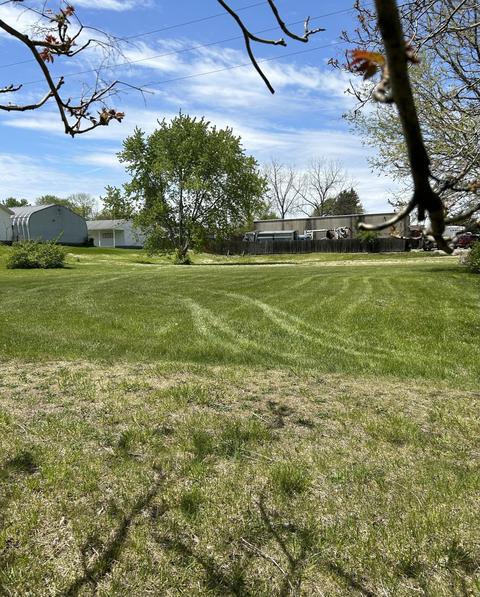 2011 E Pleasant St, Springfield, OH 45505 photo 4