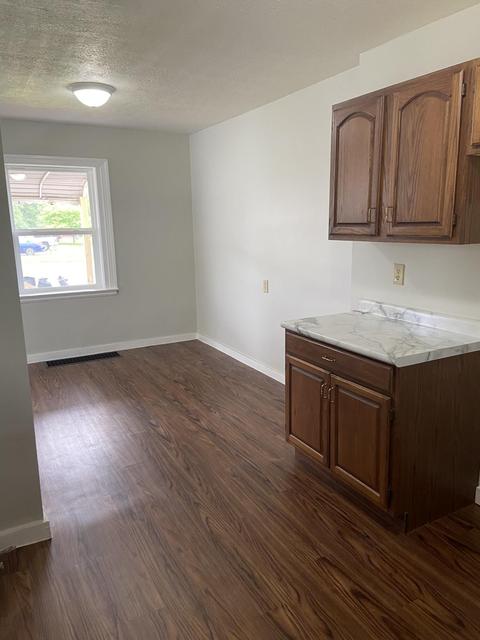 2159 S Yellow Spring St, Springfield, OH 45506 photo 9