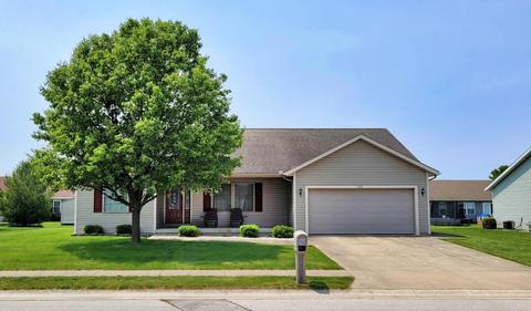 1103 Holley St, Wapakoneta, OH 45895