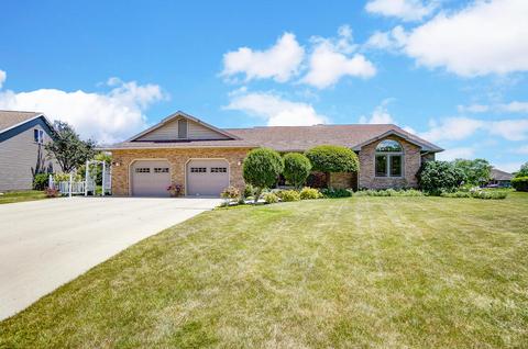 1202 Yorkshire Ct, Celina, OH 45822