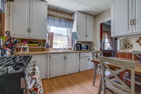 374 E Northern Ave, Springfield, OH 45503 photo 10
