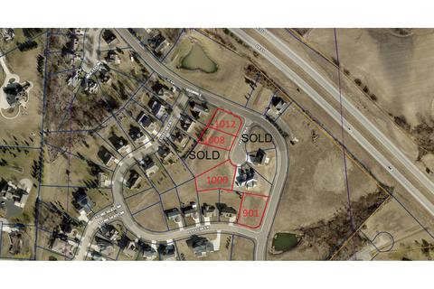 1012 Fall Ridge Ct, Bellefontaine, OH 43311
