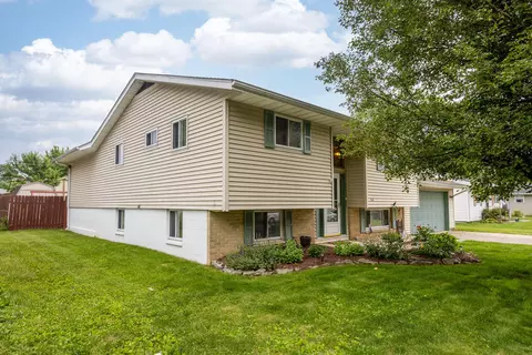 533 Maplecrest Dr, Troy, OH 45373