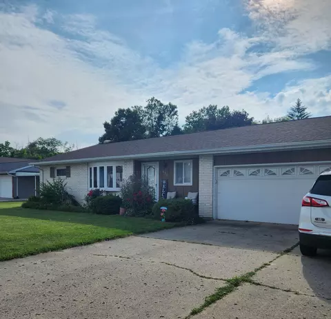 631 N Spruce St, Saint Marys, OH 45885