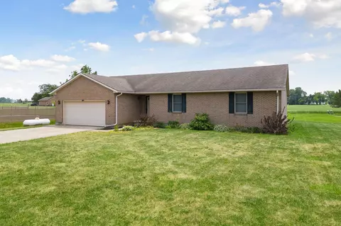 7706 Pinewood Dr, Lewisburg, OH 45338