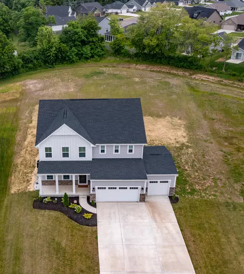 179 Chapel Dr E, Troy, OH 45373 photo 2