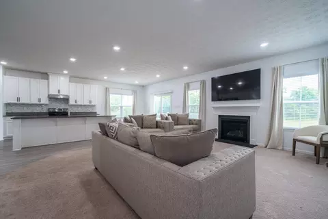 179 Chapel Dr E, Troy, OH 45373 photo 5