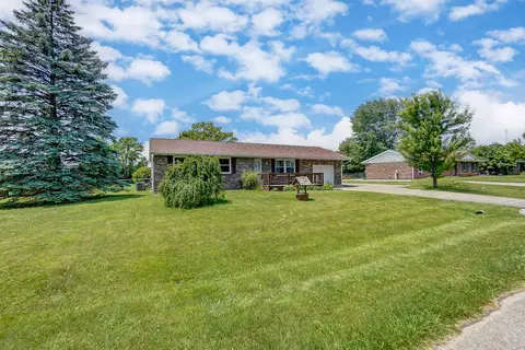 213 West Dr, Springfield, OH 45504 photo 2