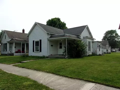 609 S Blackhoof St, Wapakoneta, OH 45895