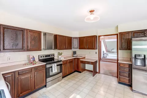 1051 Lisa Ct, Springfield, OH 45504 photo 9