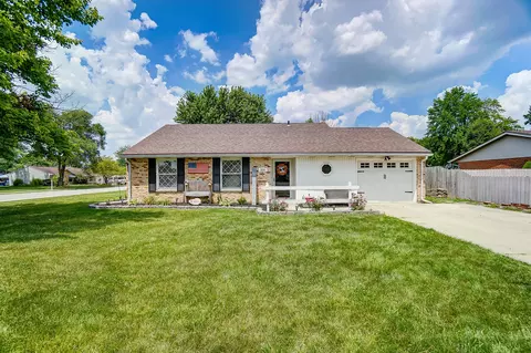 820 Primrose Dr, Wapakoneta, OH 45895
