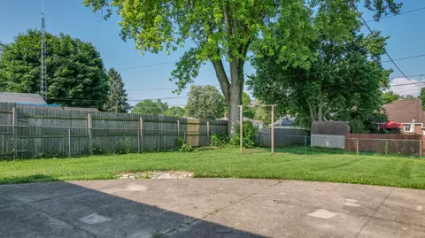 2206 Broadway St, Springfield, OH 45504 photo 4