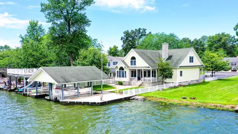 10013 Buckeye Dr, Huntsville, OH 43324
